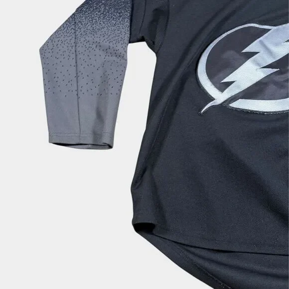 Steven Stamkos Tampa Bay Lightning Black Disrupt Jersey NHL Youth L/XL Captain C - Picture 5 of 10